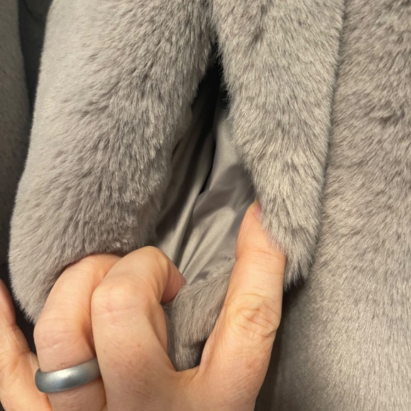 Abercrombie & Fitch Luxe Faux Fur Large Collar Coat Gray Brown NWT Retail $160 - Picture 8 of 10